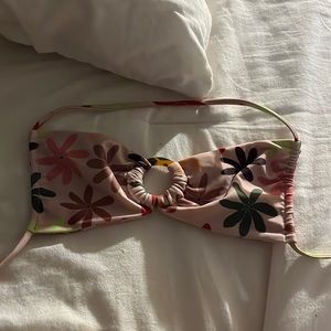 Selling a petite benoa swim Kiki top and chuns bottoms in tiade print